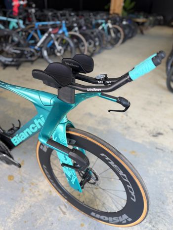 Gebrauchtes Bianchi Aquila RC Dura Ace Di2 4IIII Pwm 2025 2025 Road & Gravel, Blau — Bild 3 von 24
