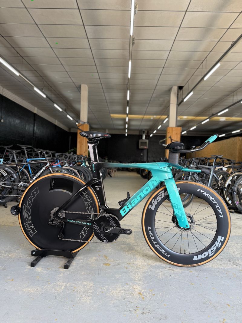 Used Bianchi Aquila RC Dura Ace Di2 4IIII Pwm 2025 2025 Road & Gravel