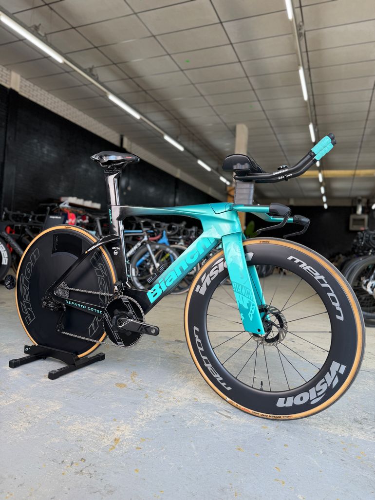 Gebrauchtes Bianchi Aquila RC Dura Ace Di2 4IIII Pwm 2025 2025 Road & Gravel, Blau — Bild 2 von 24