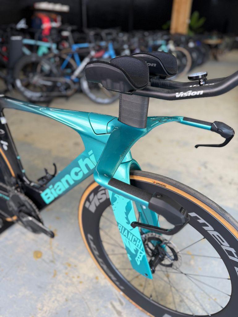 Gebrauchtes Bianchi Aquila RC Dura Ace Di2 4IIII Pwm 2025 2025 Road & Gravel, Blau — Bild 8 von 24