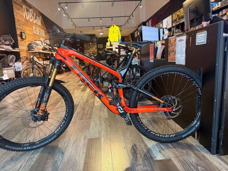 Used Trek Slash 9.8 2018 2018 Mountainbike, Orange — image 2 of 3