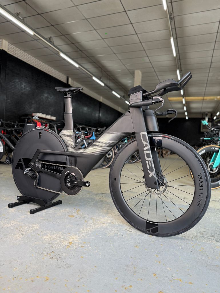 Brugt Cadex Tri SRAM RED AXS Carbon TT 2023 Road & Gravel — billede 2 af 24