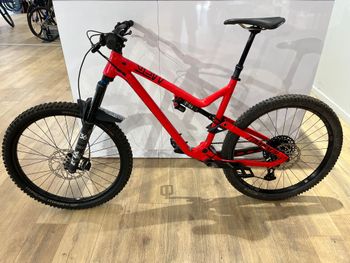 Commencal META AM V4.2 ESSENTIAL 2018 2018 Mountainbike d'occasion — image 2 sur 3