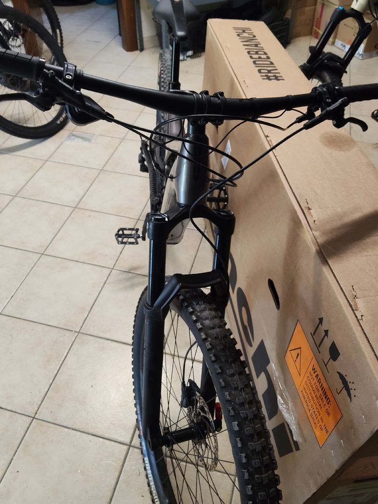 Used Rise Custom Shimano SLX 2021 Mountainbike, Light Gray — image 4 of 4