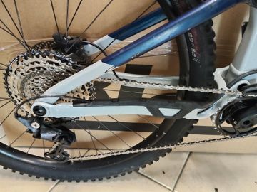 Used Rise Custom Other Shimano 2023 Mountainbike, Light Gray — image 2 of 3