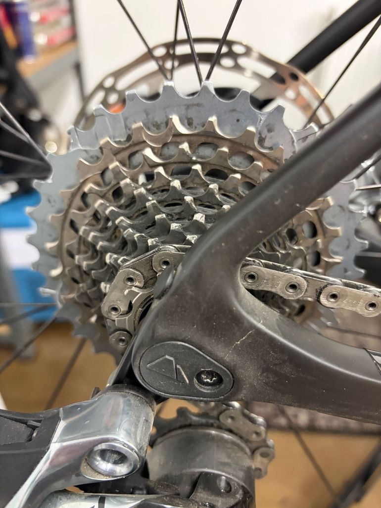 Gebrauchtes Canyon Endurace CF SLX Disc 9.0 eTap 2020 2020 Road & Gravel, Schwarz — Bild 4 von 5
