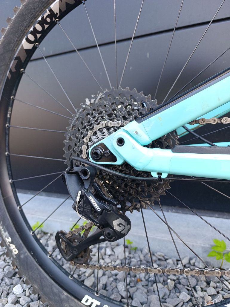 Tweedehands Canyon Spectral CF 7.0 2020 2020 Mountainbike — afbeelding 4 van 9