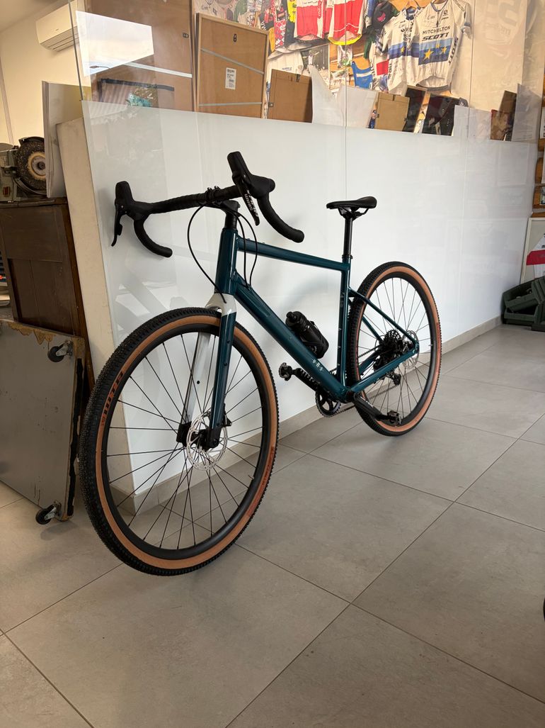 Used BMC URS AL TWO 2023 2023 Road & Gravel, Green — image 2 of 4