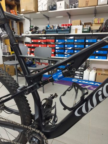 Used Wilier URTA SLR 2023 2023 Mountainbike, Black, 29 — image 2 of 13