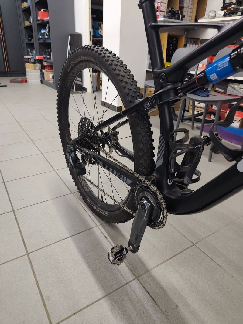 Used Wilier URTA SLR 2023 2023 Mountainbike, Black, 29 — image 10 of 13