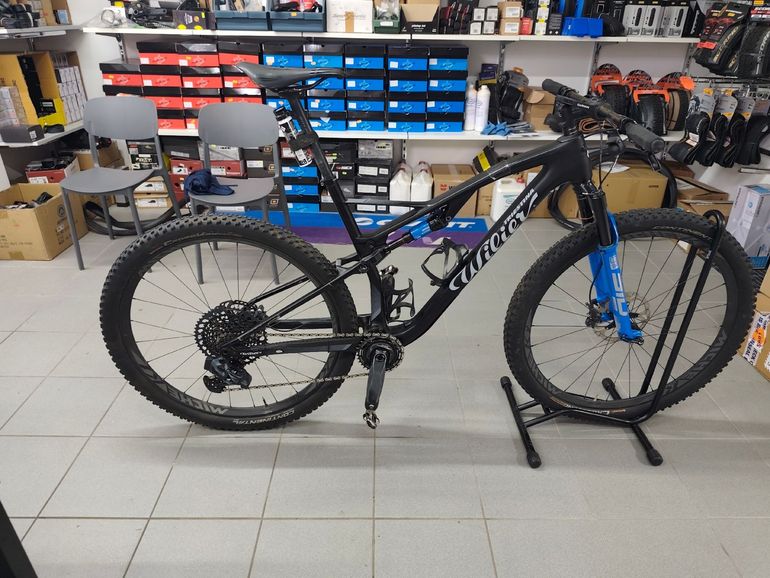 Gebrauchtes Wilier URTA SLR 2023 2023 Mountainbike, Schwarz, 29 — Bild 1 von 13