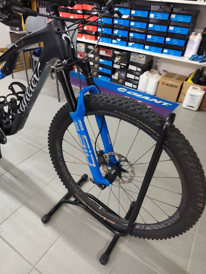 Used Wilier URTA SLR 2023 2023 Mountainbike, Black, 29 — image 3 of 13