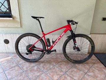Używany Focus Raven 8.8 2022 2022 Mountainbike — zdjęcie 1 z 4