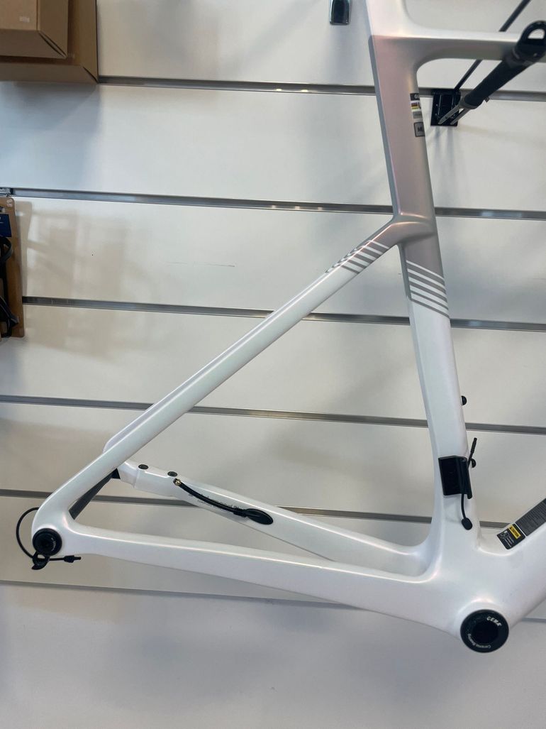 Giant Propel Advanced SL Prism Pearl 2027 Frameset 2027 Road & Gravel d'occasion — image 3 sur 10
