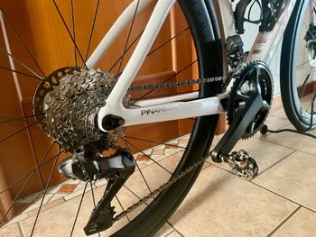Pinarello F7 ULTEGRA Di2 2025 2025 Road & Gravel de segunda mano, Blanco — imagen 3 de 9