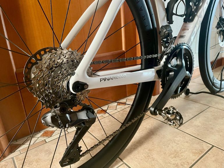 Pinarello F7 ULTEGRA Di2 2025 2025 Road & Gravel de segunda mano, Blanco — imagen 3 de 9