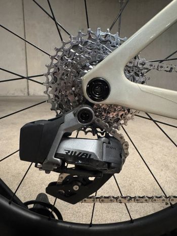 Gebrauchtes Van Rysel EDR CF | Leeze CC 58 Carbon Laufräder | SRAM Rival AXS 2024 Road & Gravel, Hellgrau — Bild 6 von 7