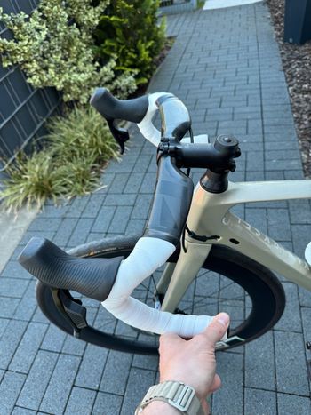 Gebrauchtes Van Rysel EDR CF | Leeze CC 58 Carbon Laufräder | SRAM Rival AXS 2024 Road & Gravel, Hellgrau — Bild 3 von 7