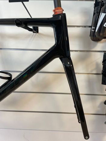 Tweedehands Giant TCR Advanced Pro Raw Carbon Frameset 2025 Road & Gravel — afbeelding 4 van 10