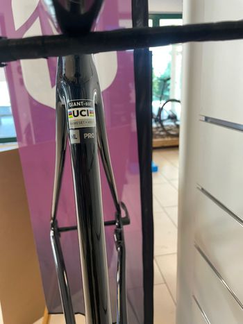 Tweedehands Giant TCR Advanced Pro Raw Carbon Frameset 2025 Road & Gravel — afbeelding 6 van 10