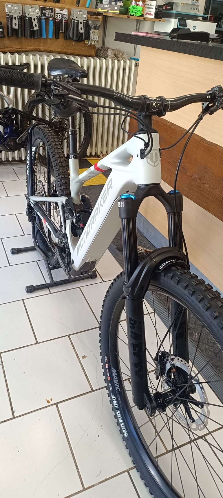 Tweedehands Mondraker CRAFTY CARBON R 2025 2025 Mountainbike — afbeelding 2 van 3