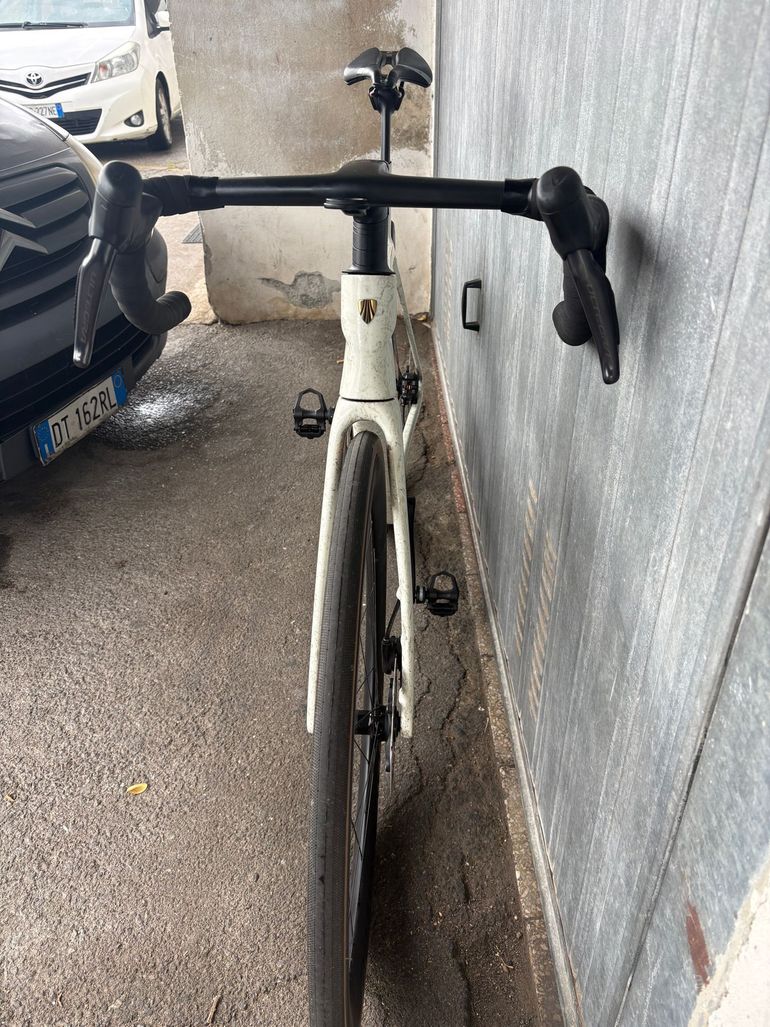 Używany Trek Madone SLR 7 AXS Gen 8 2025 2025 Road & Gravel — zdjęcie 6 z 10