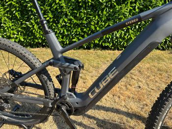 Gebrauchtes CUBE STEREO HYBRID 140 HPC, RACE 625 2023 2023 Mountainbike, Hellgrau, 27.5, 29 — Bild 8 von 12