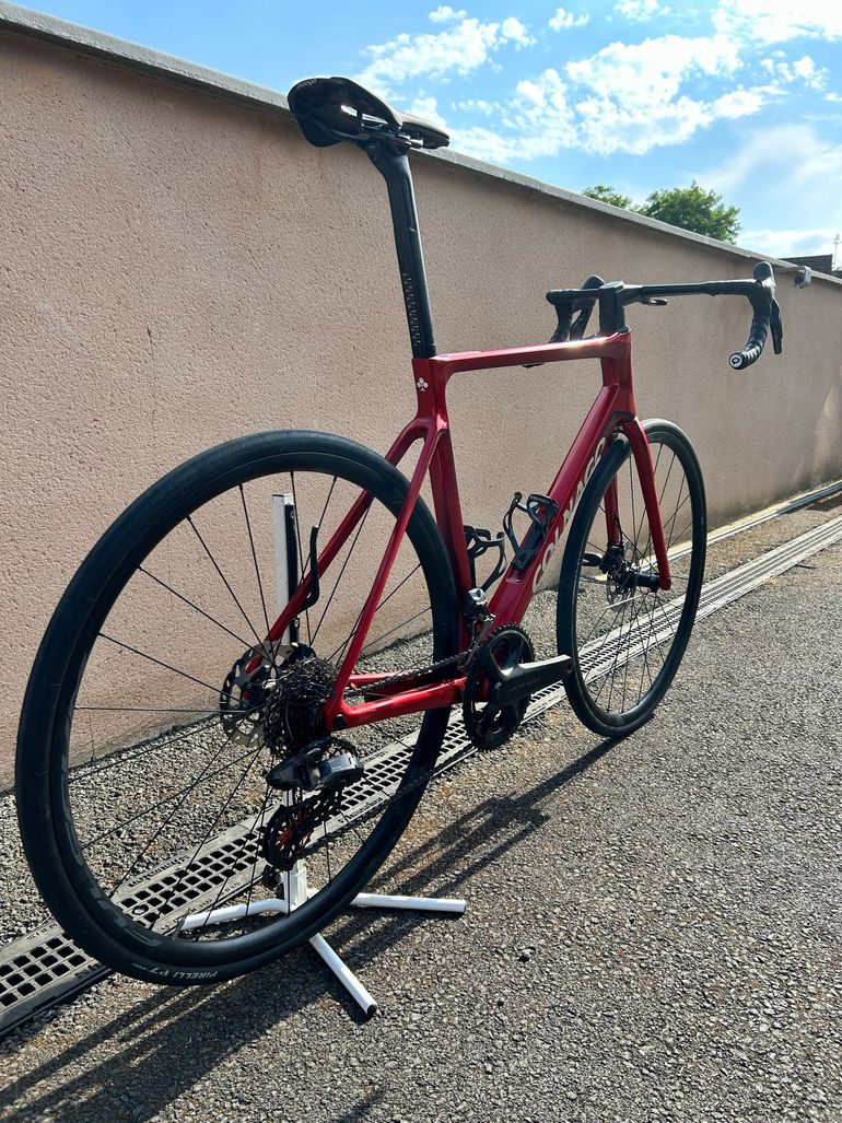 Used Colnago V4 Shimano Ultegra Di2 2025 2025 Road & Gravel, Red — image 3 of 5