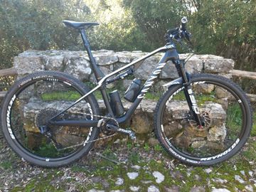 Brugt Canyon Lux CF SL 8.0 2020 2020 Mountainbike — billede 1 af 4