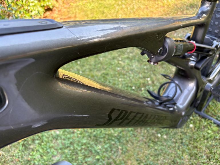 Specialized Turbo Levo 3 Carbon 2023 2023 Mountainbike de segunda mano, Gris claro — imagen 13 de 18