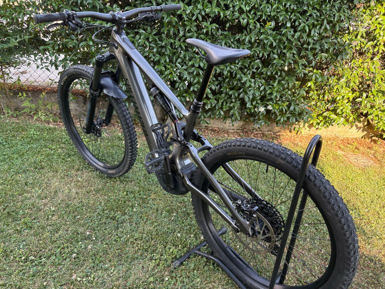Specialized Turbo Levo 3 Carbon 2023 2023 Mountainbike de segunda mano, Gris claro — imagen 16 de 18