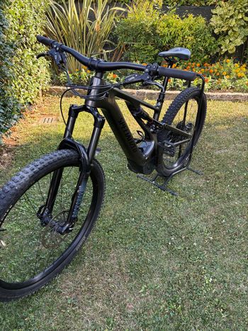 Specialized Turbo Levo 3 Carbon 2023 2023 Mountainbike de segunda mano, Gris claro — imagen 17 de 18