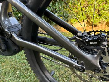 Specialized Turbo Levo 3 Carbon 2023 2023 Mountainbike de segunda mano, Gris claro — imagen 15 de 18