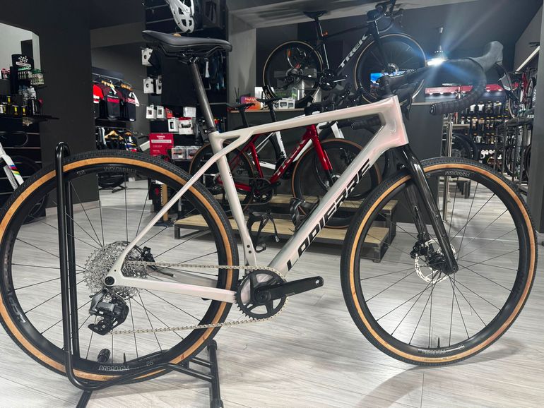 Gebrauchtes Lapierre Crosshill SRAM Rival 2025 Road & Gravel, Hellgrau — Bild 1 von 14