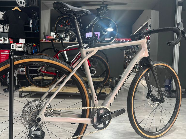 Gebrauchtes Lapierre Crosshill SRAM Rival 2025 Road & Gravel, Hellgrau — Bild 2 von 14