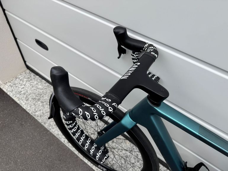 Gebrauchtes Canyon Ultimate CF SLX 8 Force AXS 2023 2023 Road & Gravel, Blau — Bild 8 von 10