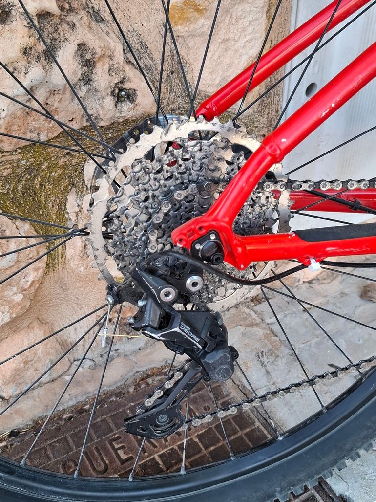 Used Trek Marlin 7 2022 2022 Mountainbike, Red, 27.5, 29 — image 11 of 11