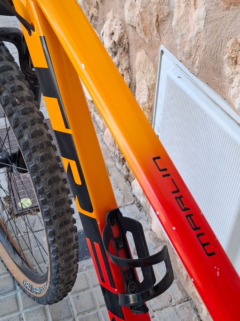 Used Trek Marlin 7 2022 2022 Mountainbike, Red, 27.5, 29 — image 7 of 11