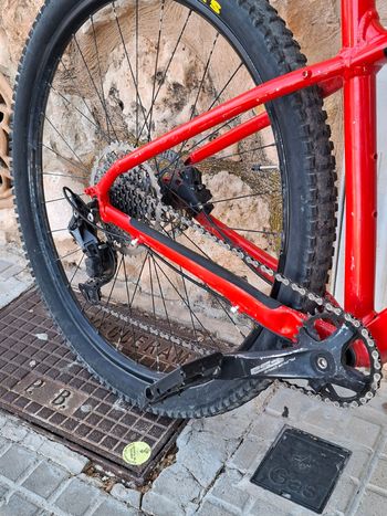 Used Trek Marlin 7 2022 2022 Mountainbike, Red, 27.5, 29 — image 10 of 11