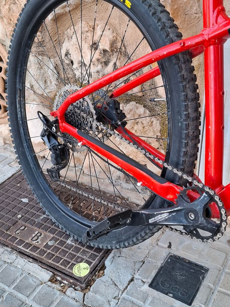 Used Trek Marlin 7 2022 2022 Mountainbike, Red, 27.5, 29 — image 10 of 11