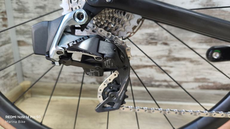Used Specialized S-Works Tarmac SL7 - SRAM Red eTap AXS 2023 2023 Road & Gravel, Black — image 8 of 40