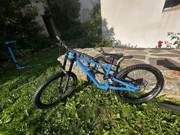 Used Specialized Status 160 2023 2023 Mountainbike, Blue — image 2 of 7