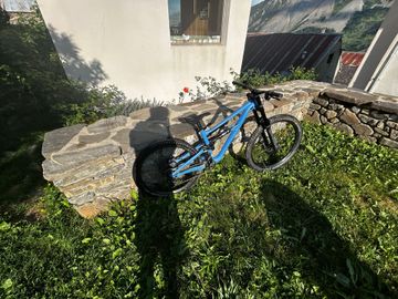 Used Specialized Status 160 2023 2023 Mountainbike, Blue — image 1 of 7