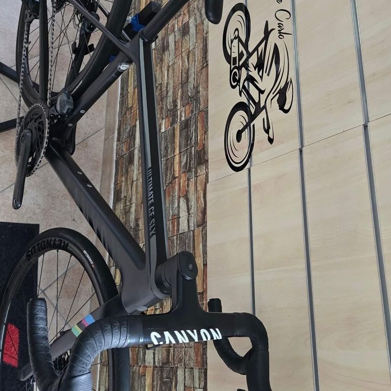 Used Canyon Ultimate CF SLX 8 Disc eTap 2022 2022 Road & Gravel, Black — image 9 of 9