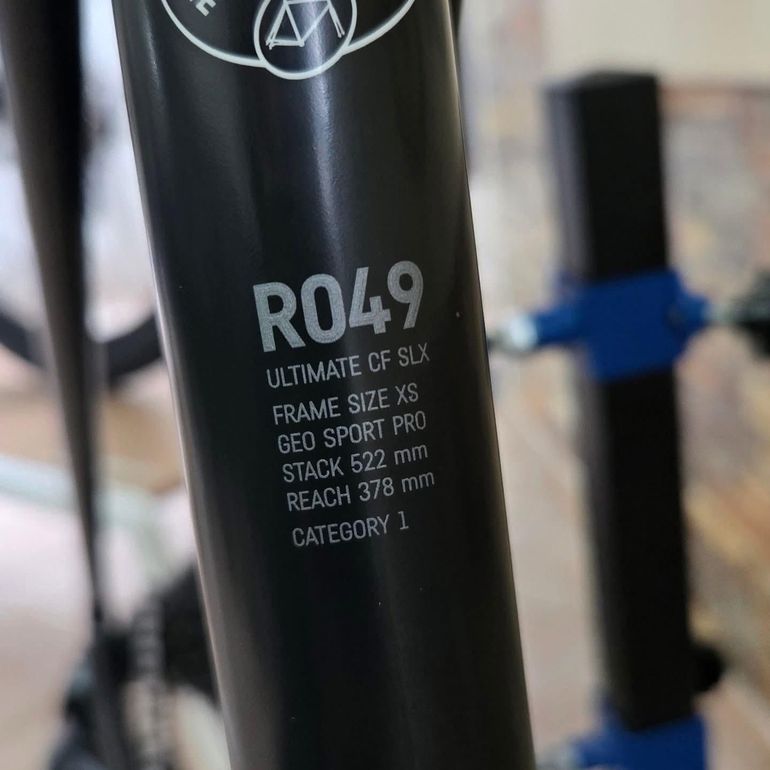 Used Canyon Ultimate CF SLX 8 Disc eTap 2022 2022 Road & Gravel, Black — image 5 of 9