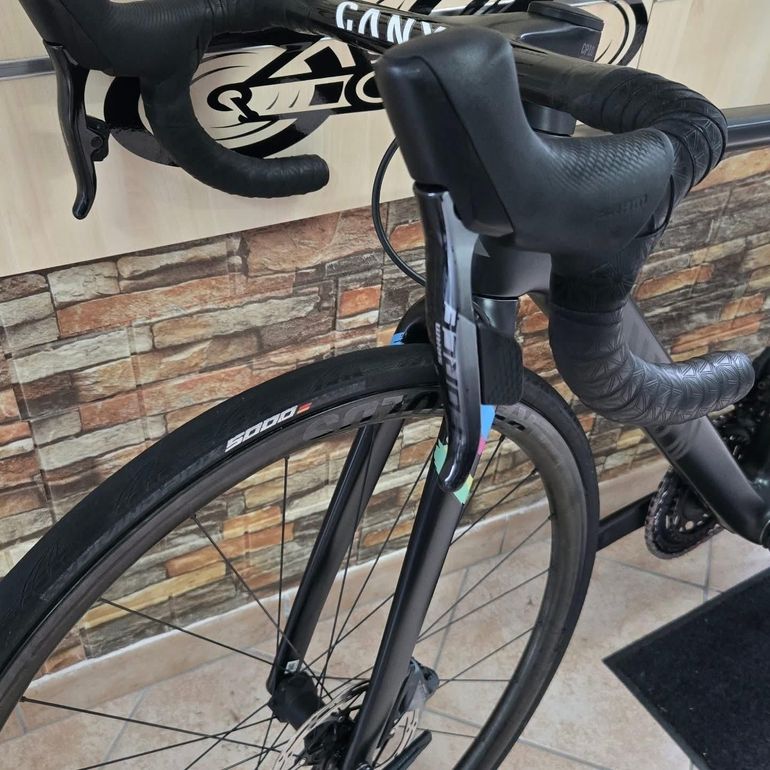 Used Canyon Ultimate CF SLX 8 Disc eTap 2022 2022 Road & Gravel, Black — image 8 of 9