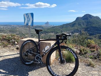 Specialized Tarmac SRAM Red eTap AXS 2024 Road & Gravel d'occasion — image 2 sur 6