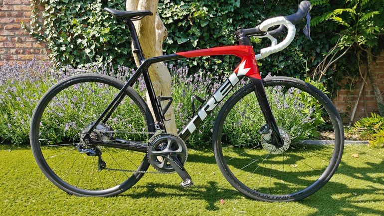 Used Trek Émonda SL 6 Disc 2022 2022 Road & Gravel, Black — image 1 of 14