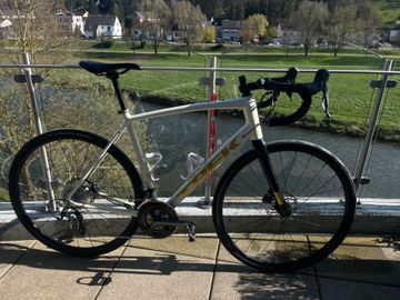 Brugt Trek Domane AL 4 Disc 2021 2021 Road & Gravel — billede 1 af 10