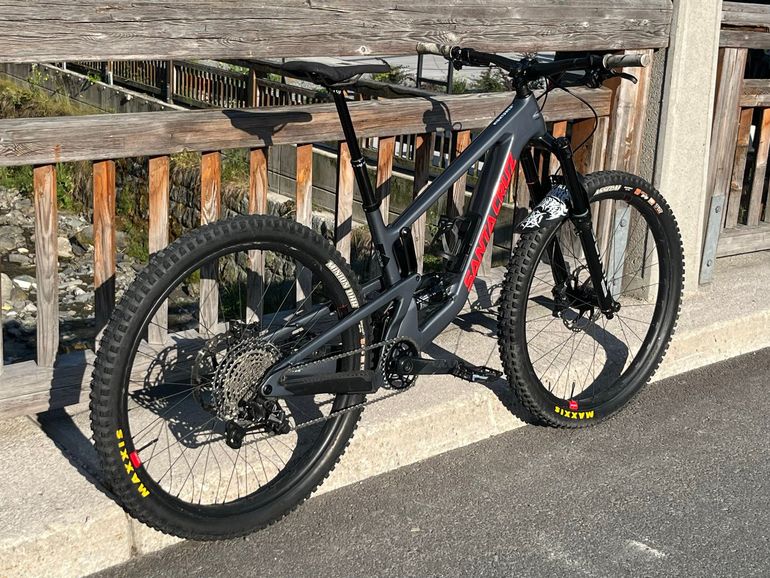 Gebrauchtes Santa Cruz HIGHTOWER X01 AXS RSV / Carbon CC 2024 2024 Mountainbike, Hellgrau — Bild 1 von 5